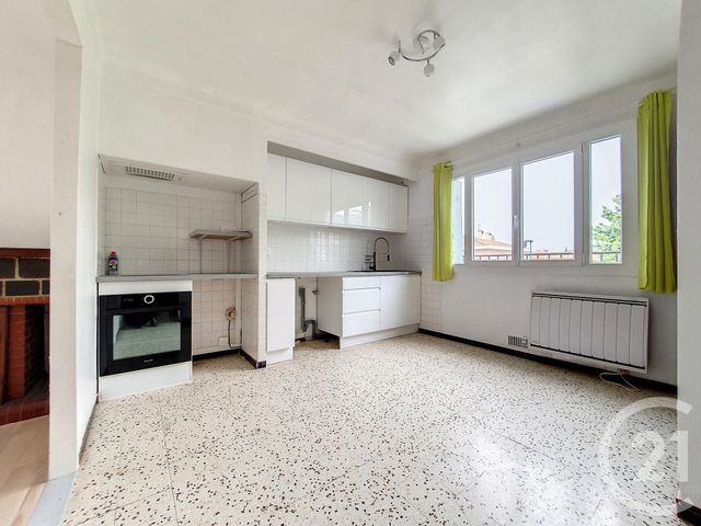 Appartement F5 à louer - 5 pièces - 94.9 m2 - CERET - 66 - LANGUEDOC-ROUSSILLON - Century 21 Agence Des Cerisiers