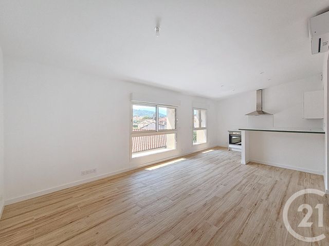 Appartement F3 à louer - 3 pièces - 65.27 m2 - CERET - 66 - LANGUEDOC-ROUSSILLON - Century 21 Agence Des Cerisiers